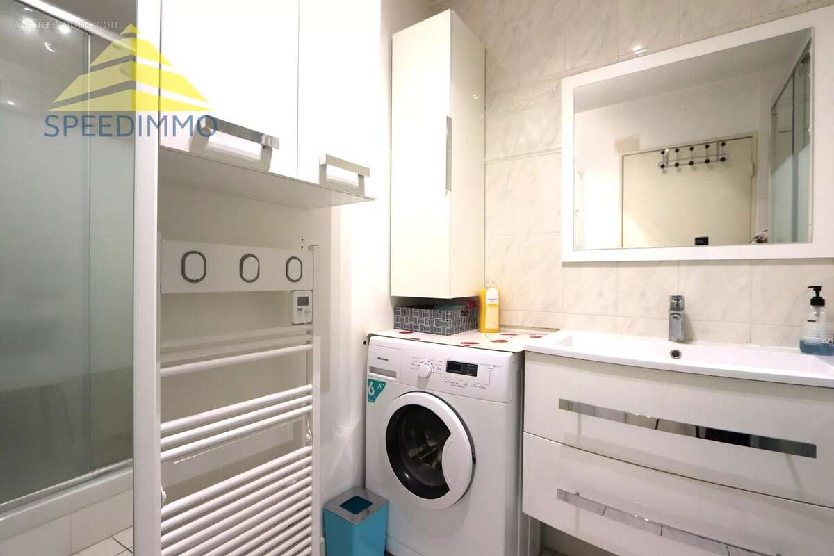 Appartement à MANDRES-LES-ROSES