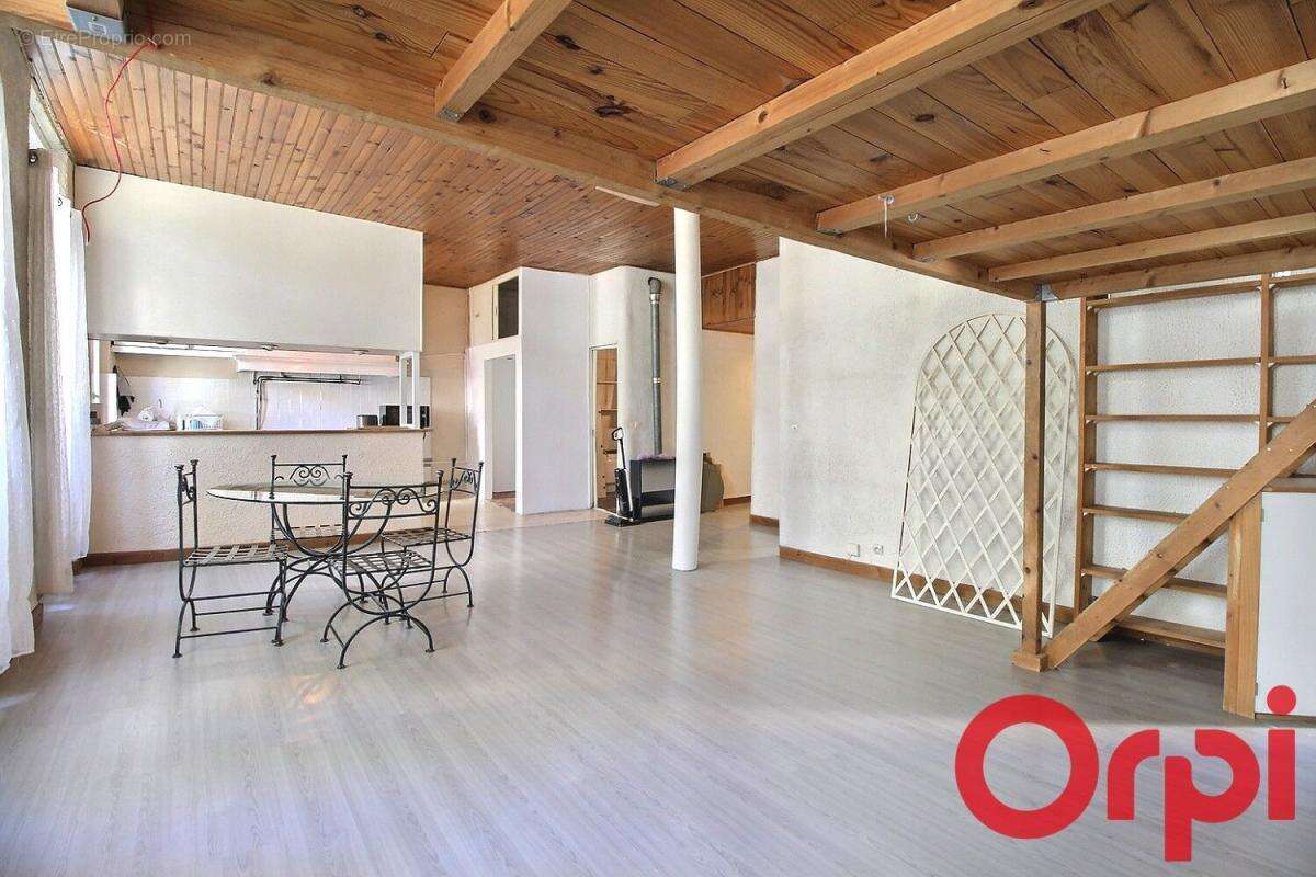 Appartement à MARSEILLE-7E