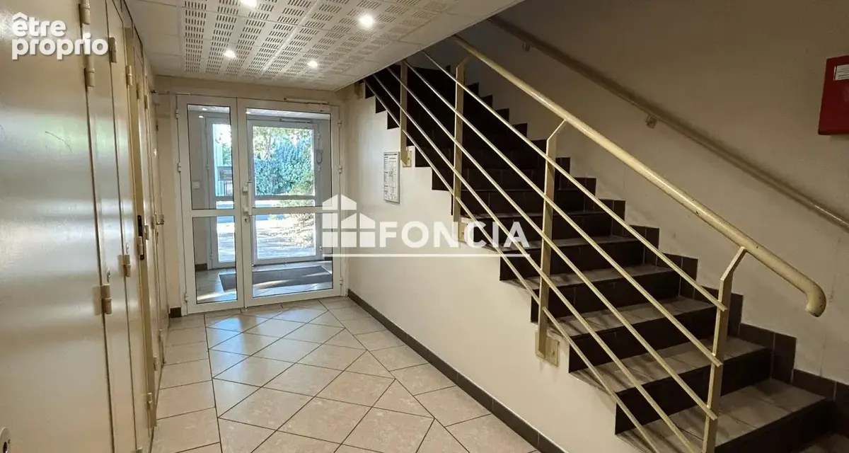 Appartement T3 libre en rez-de-chaussée avec parking privatif et cellier - photo 2