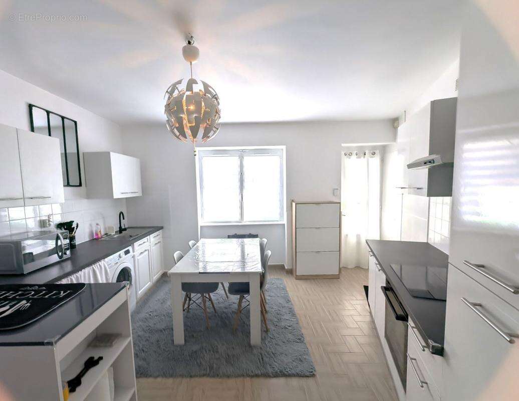 Appartement à CREMEAUX