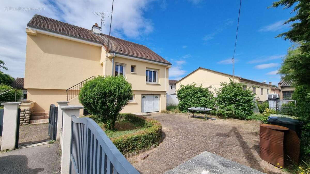 Maison à SAINT-MARCEL