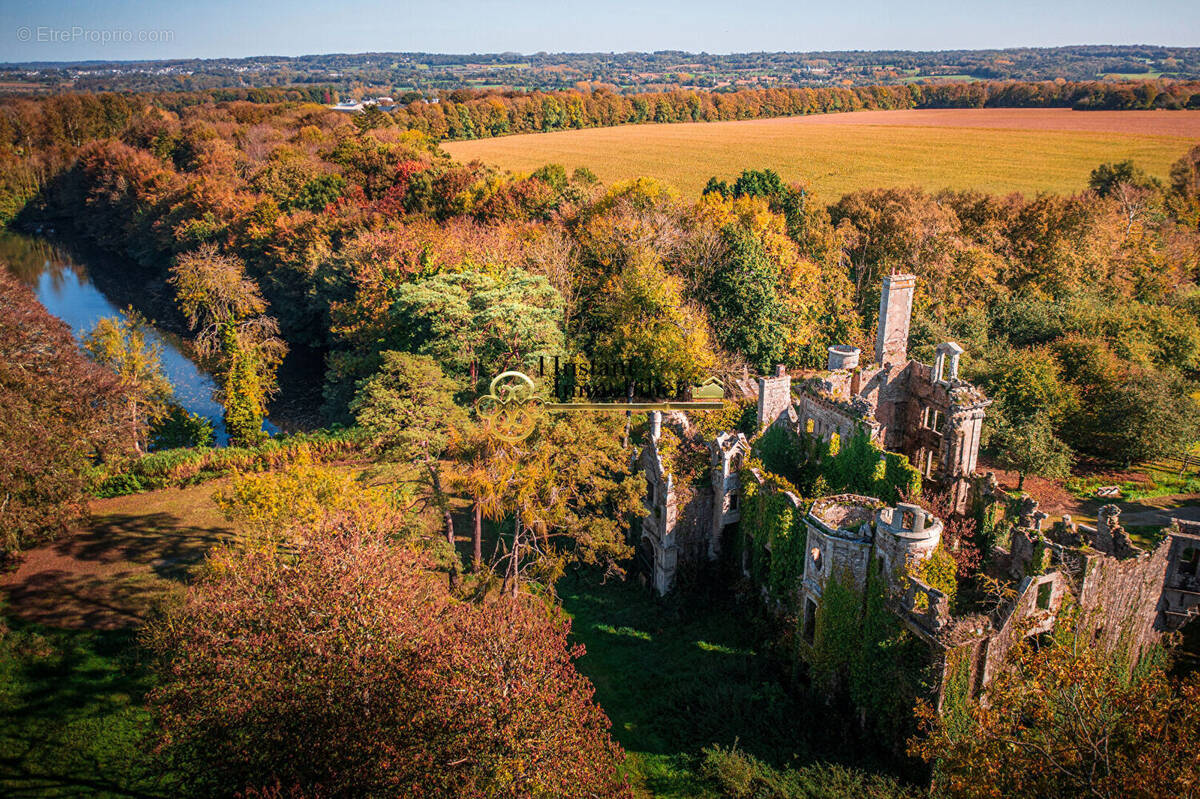 Maison à PLOUEGAT-GUERAND