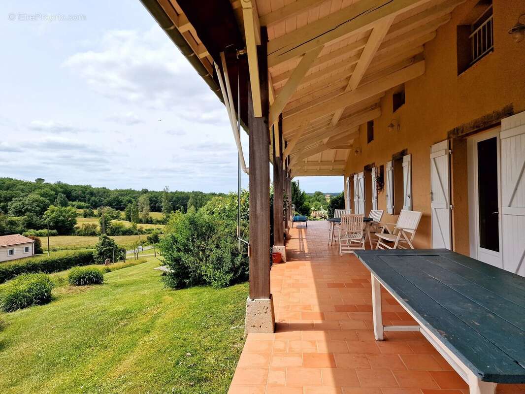 Élégante Propriété de Campagne avec Gîte et Annexe dans un Cadre Paisible - photo 19