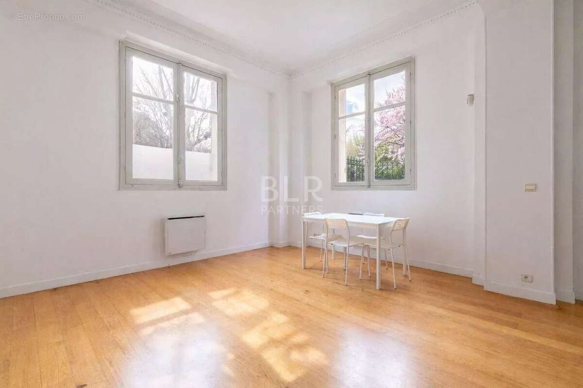 Appartement à NEUILLY-SUR-SEINE