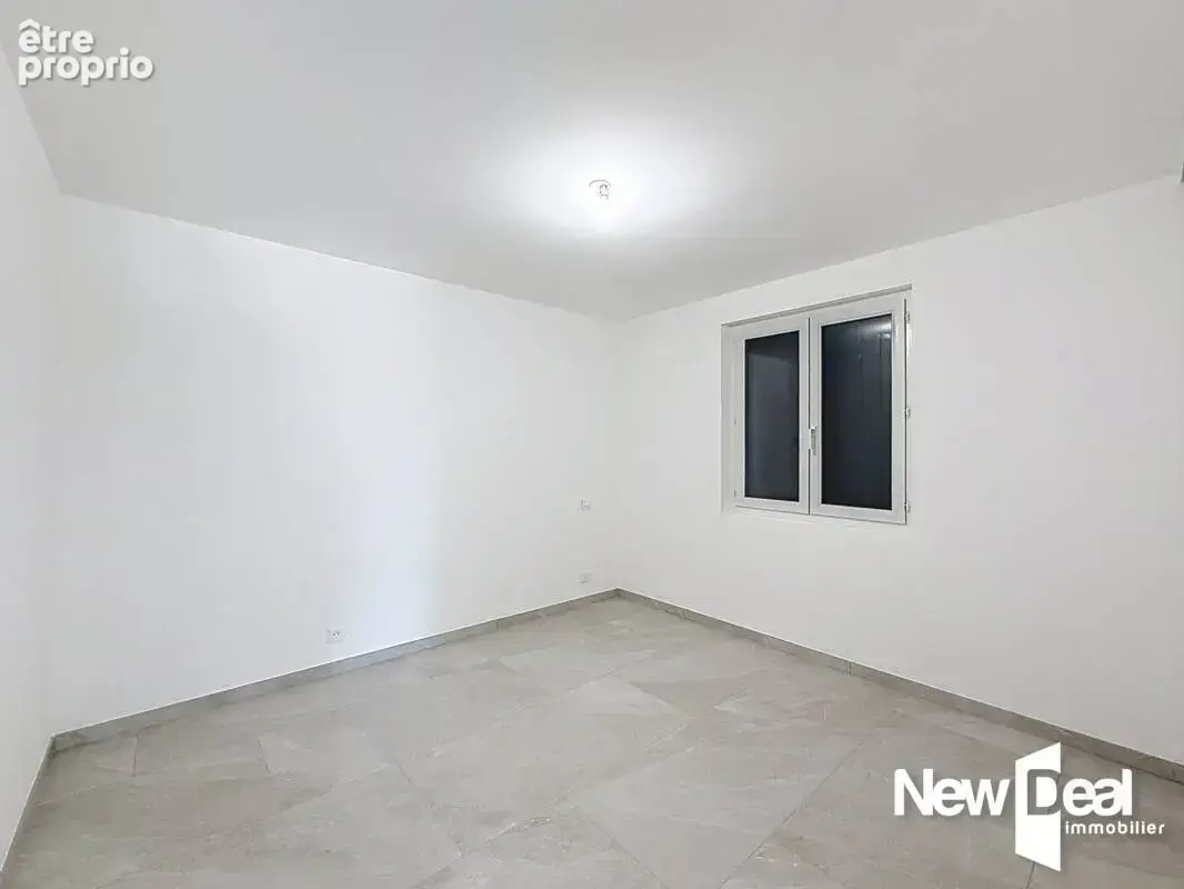 MONTAUROUX _ Appartement rénové de 112 m²,  3 chambres et terrain d'environ 800 m² - photo 10