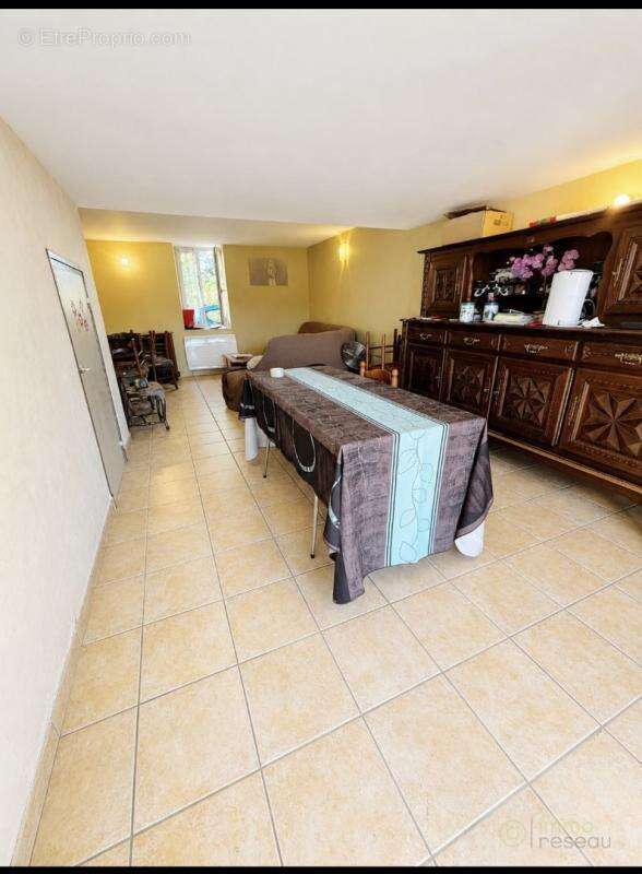 Maison 94 m² à Saint-Priest  - photo 9
