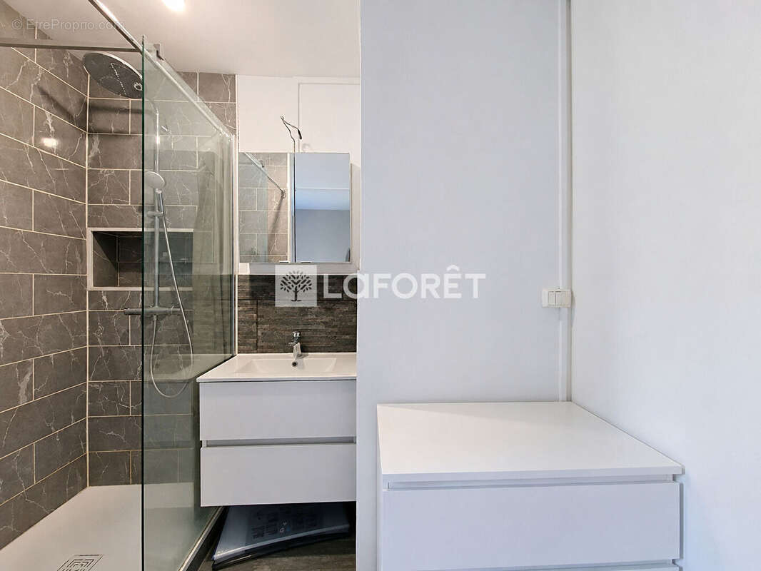 Appartement Caluire Et Cuire 3 pièce(s) 57.77m2 - photo 8