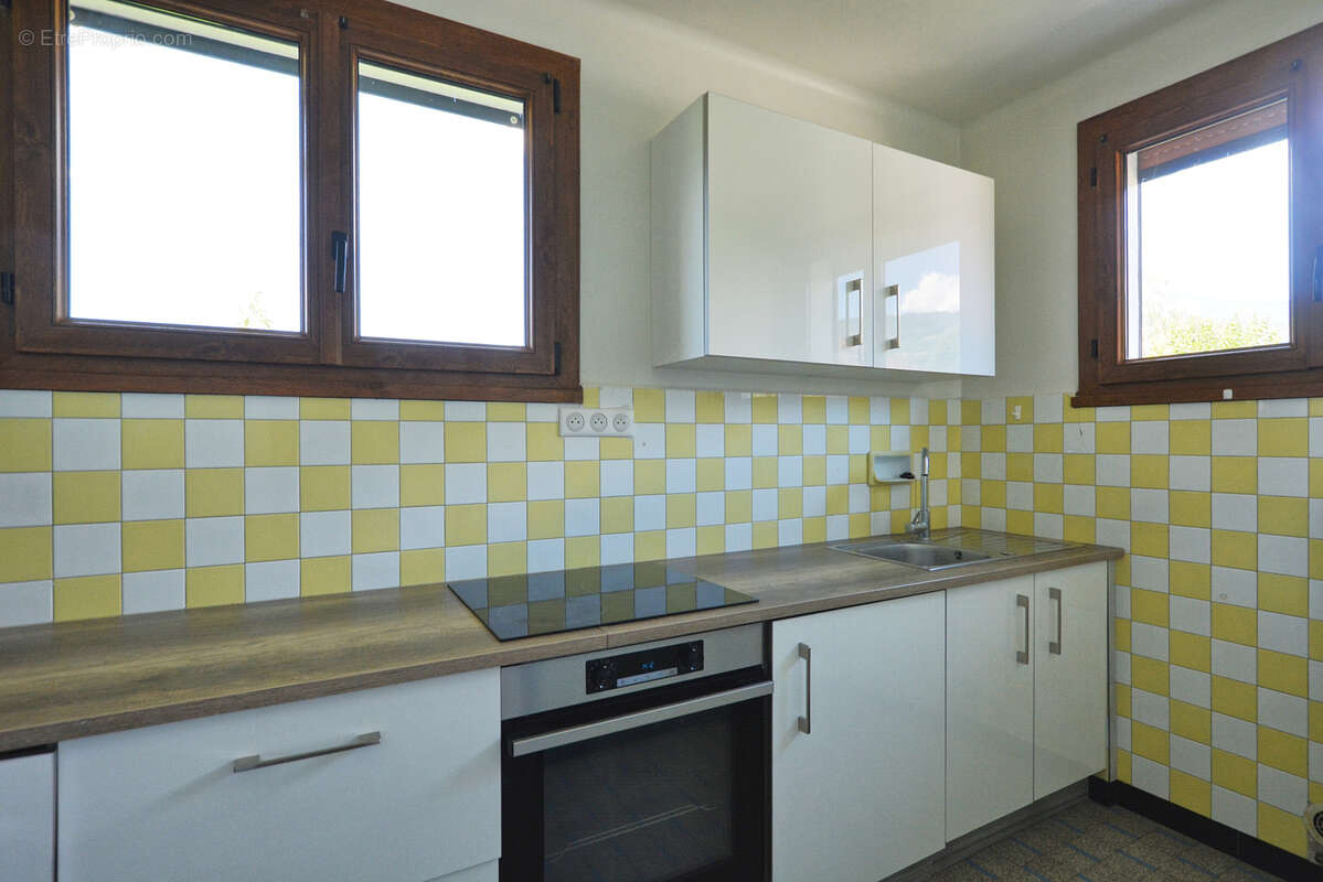 Maison de 2 appartements a cluses - secteur messy - photo 3