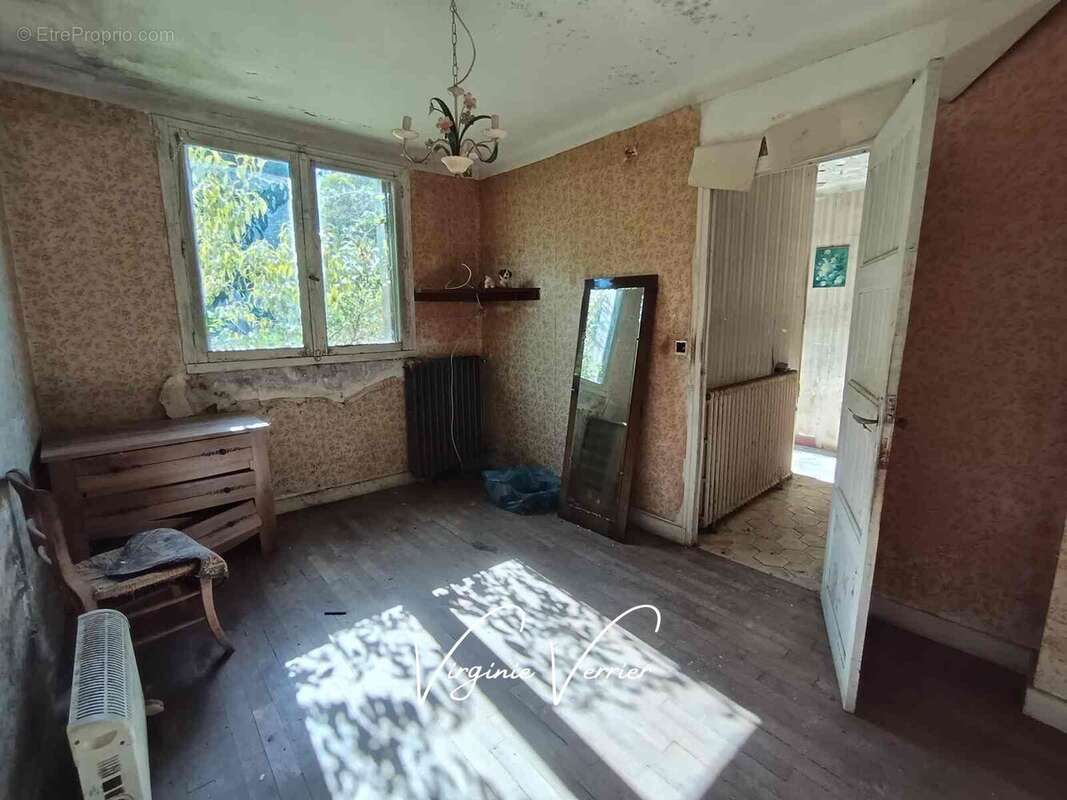 Maison à BRIGNAC-LA-PLAINE