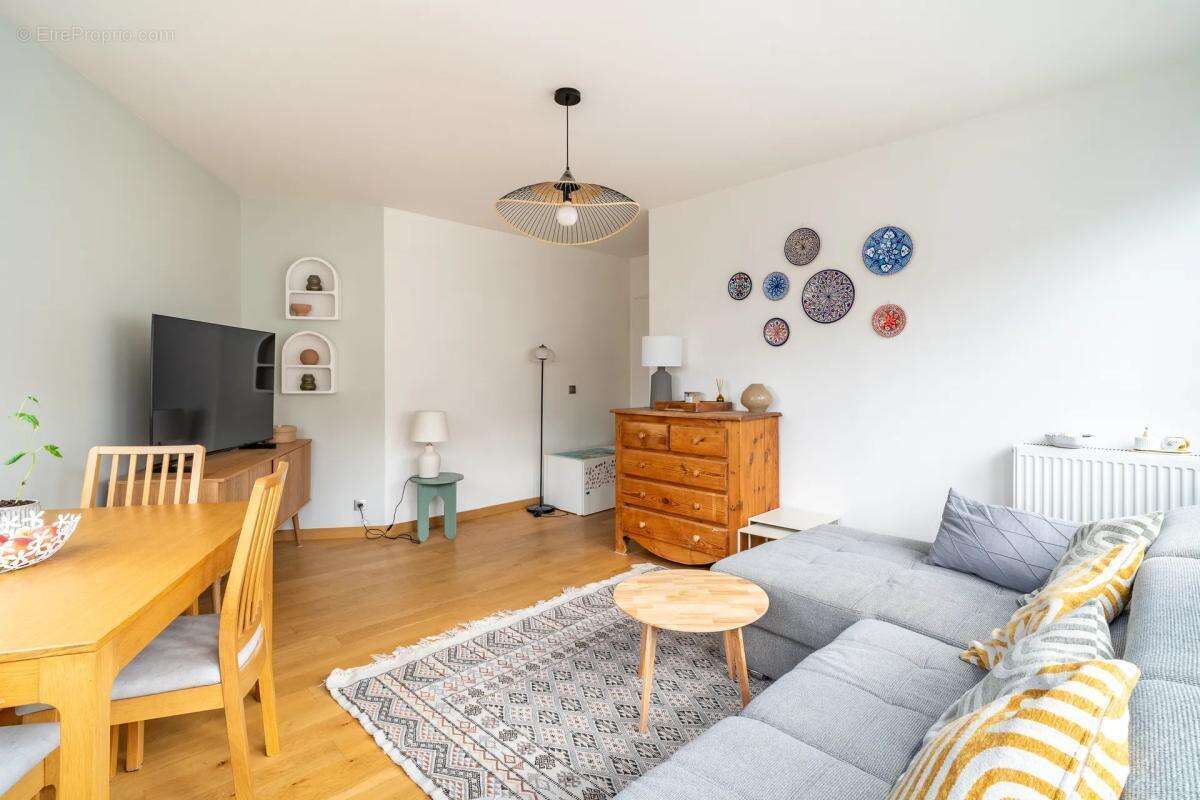 Appartement à COURBEVOIE