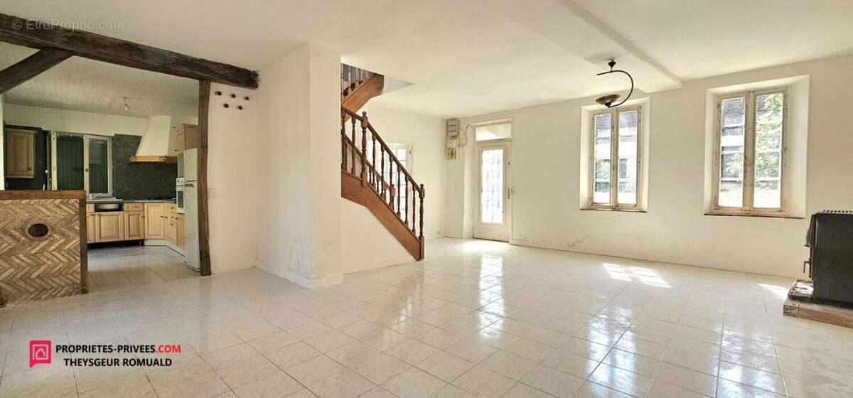 Maison à MONTACHER-VILLEGARDIN