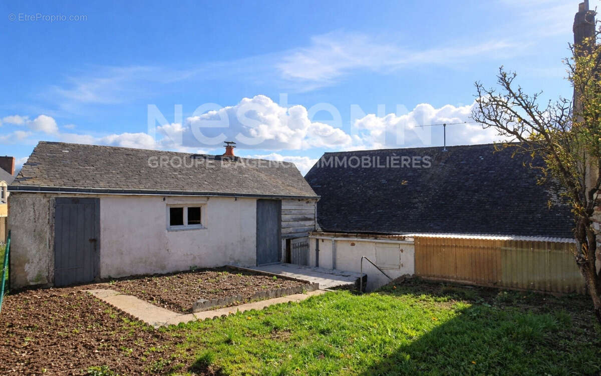 Maison à COULANS-SUR-GEE