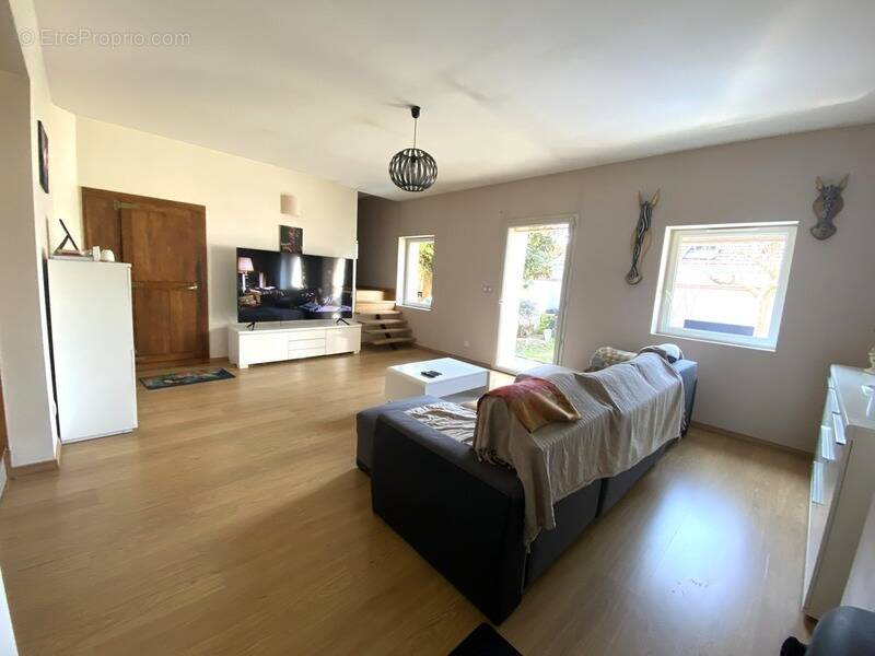 Maison à VAUX-EN-BUGEY