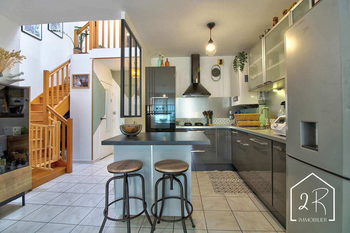 Appartement à SIMANDRES