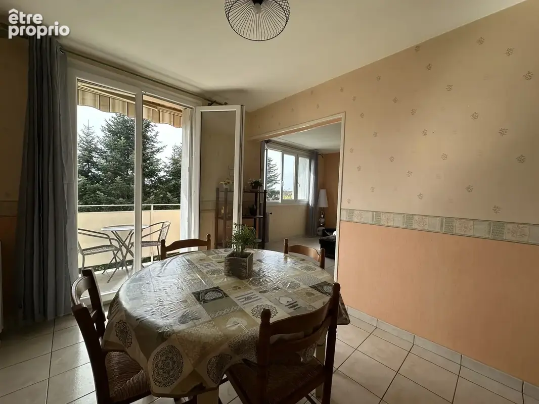 Agréable appartement avec balcon et garage à Arpajon sur Cère - photo 6