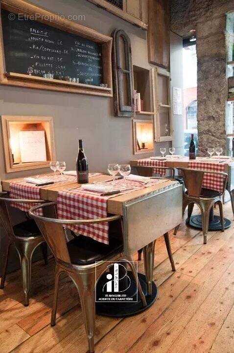 Commerce à FONTAINEBLEAU