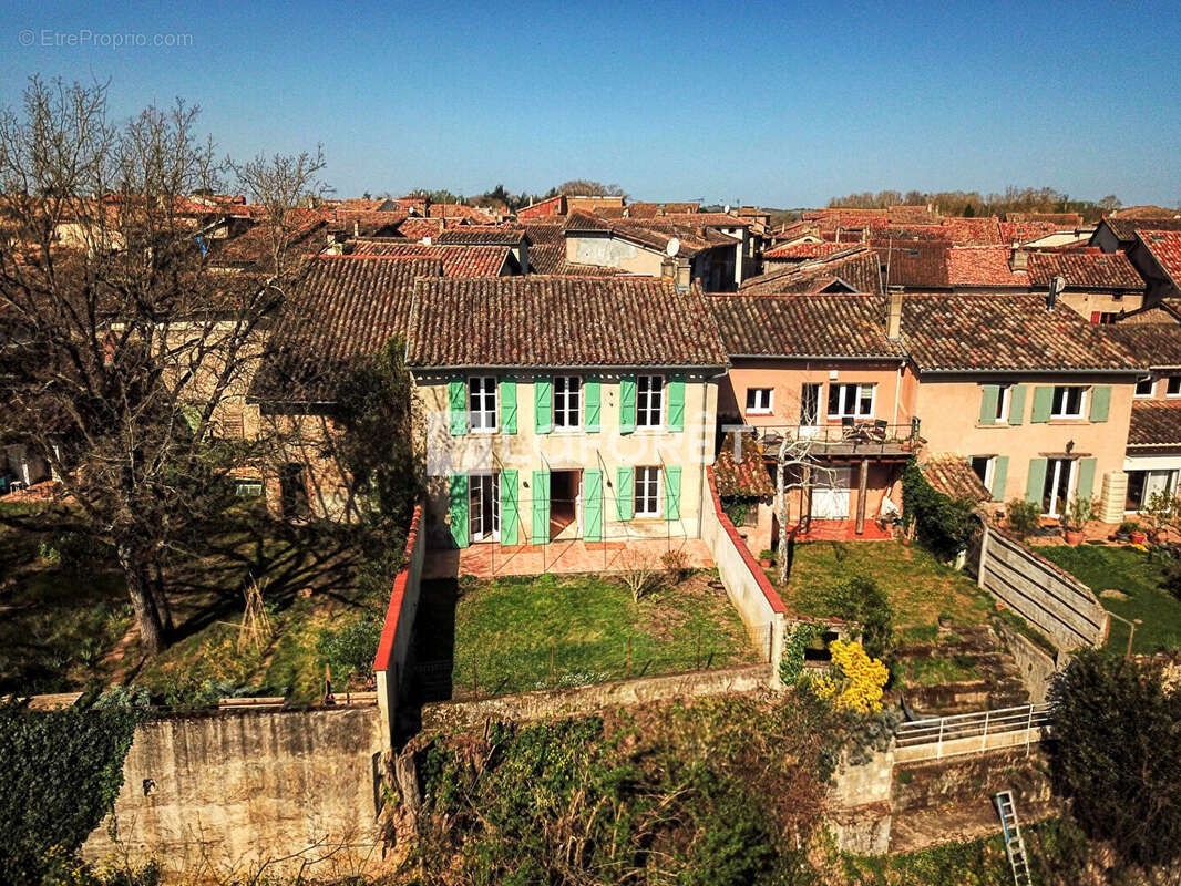 Maison à LISLE-SUR-TARN