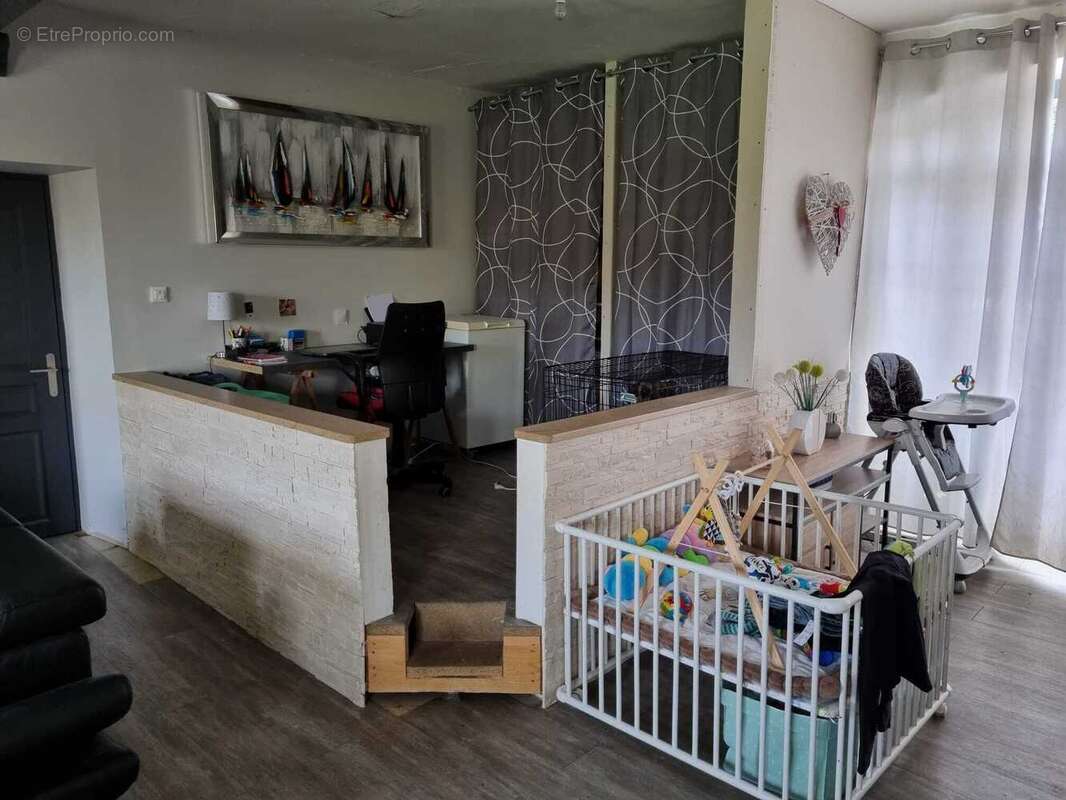 Maison à PIERRE-BUFFIERE