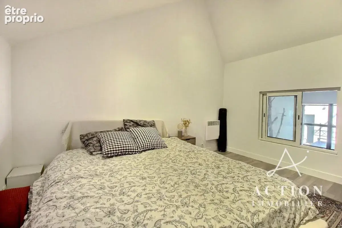 Loft unique de 135 m² – Volume, lumière, extérieur cocooning et parking - photo 9