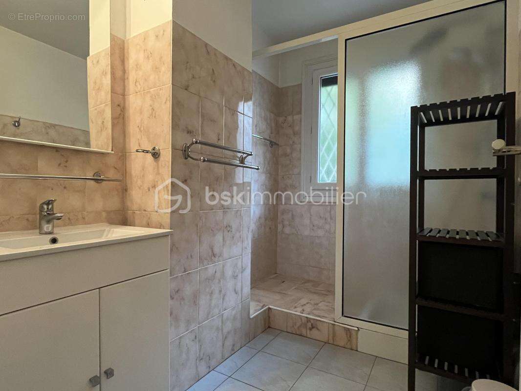 Appartement à VALLAURIS