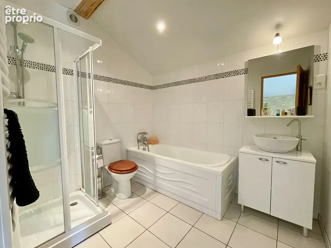 LOT - proche de PRAYSSAC -  Maison en pierre du Quercy rénovée ,3 chambres + appartement indépendant, grange ,piscine à 5 minute - photo 14