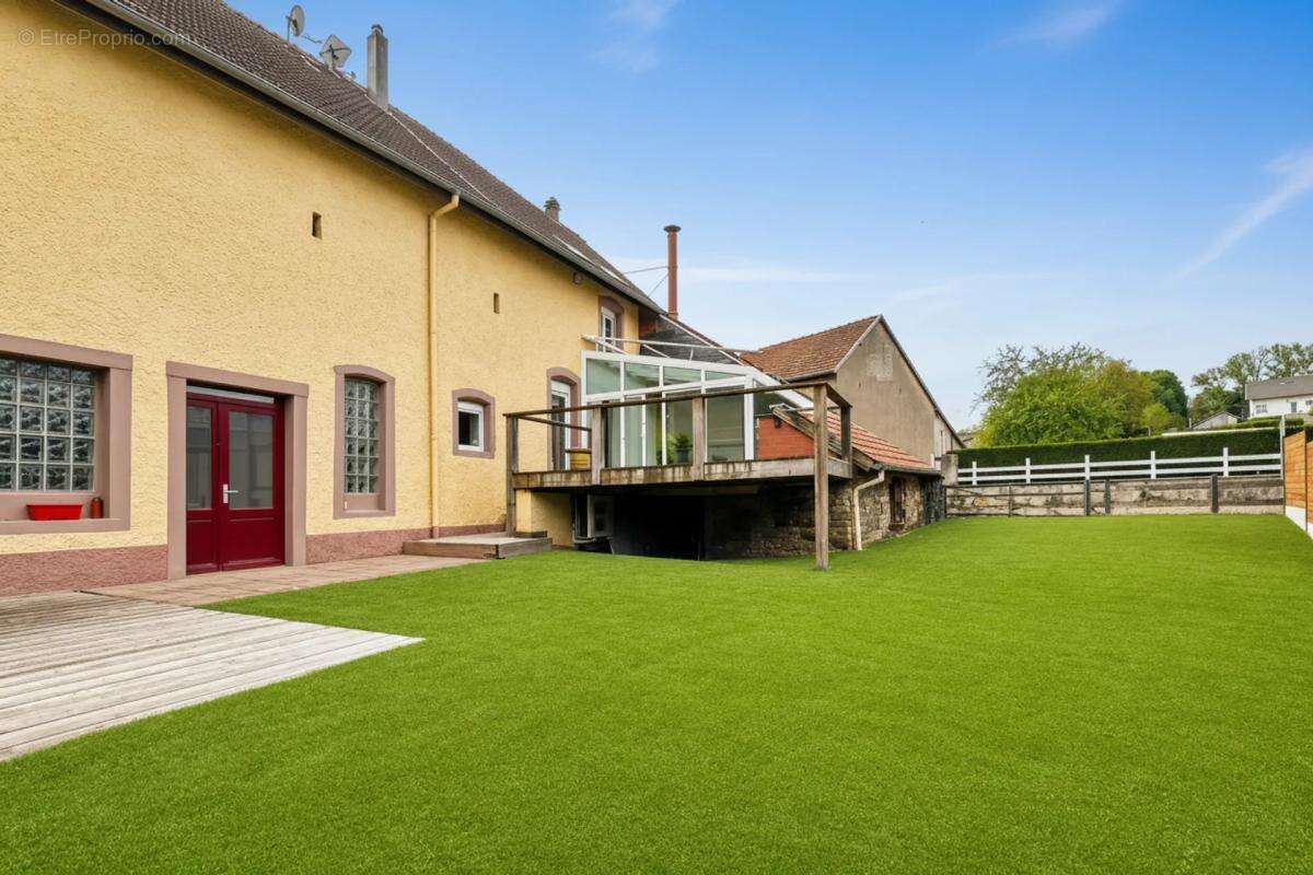 Grande maison 10 pièces à Voyer - photo 2