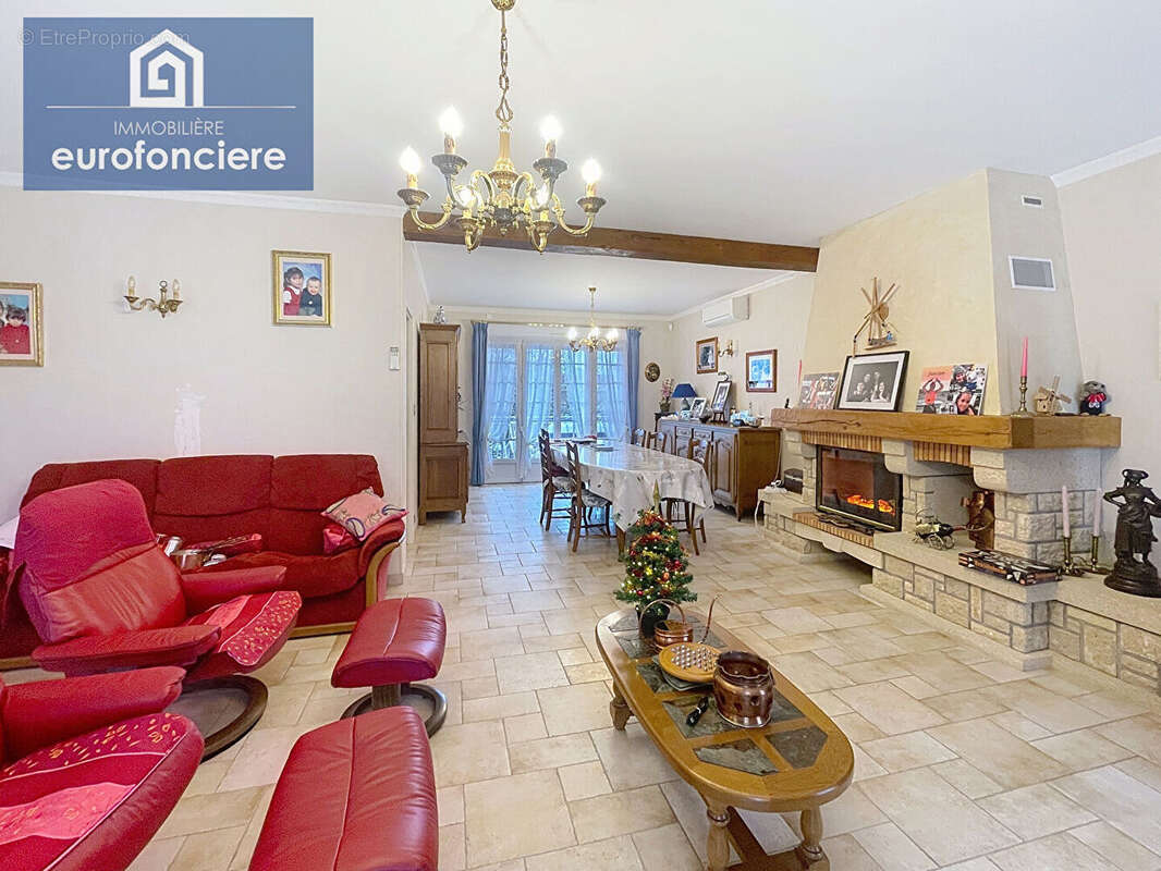 Maison à SAINT-JULIEN-LES-VILLAS