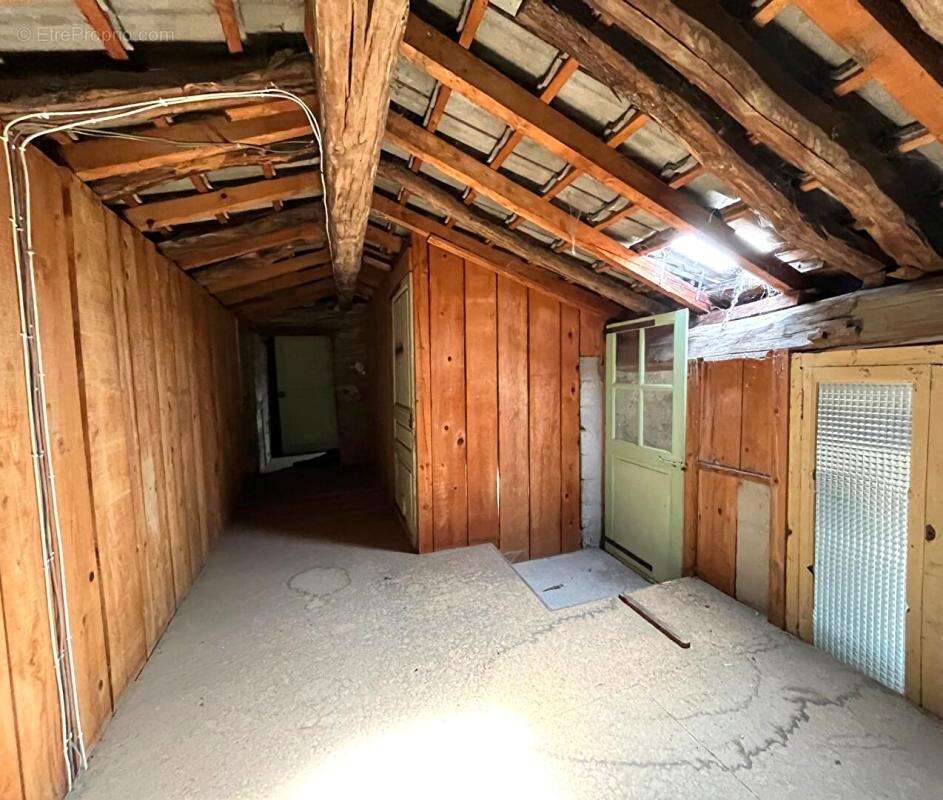 Appartement à ARINTHOD