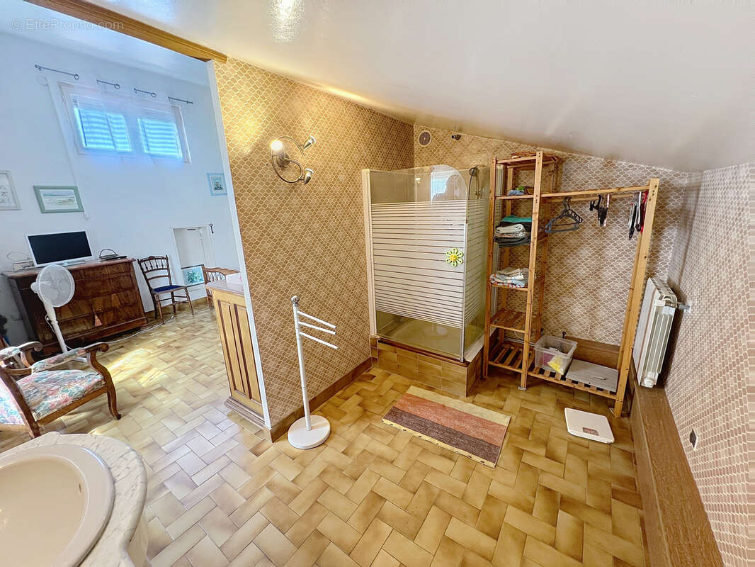 Secteur residentiel - villa 3  faces 170 m2 hbts  sur 441 m2 de terrain  - - photo 29