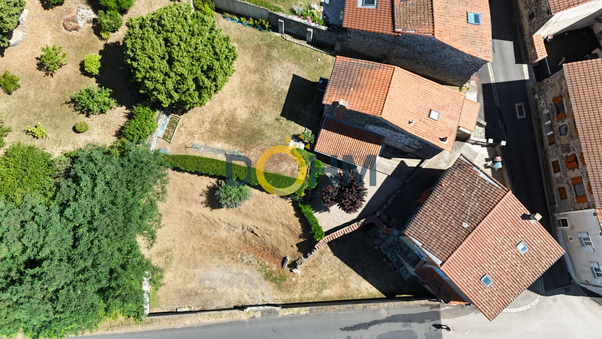 Ensemble immobilier, maison 146m2  plus  2 appartements sur terrain de 1075m2 - photo 16