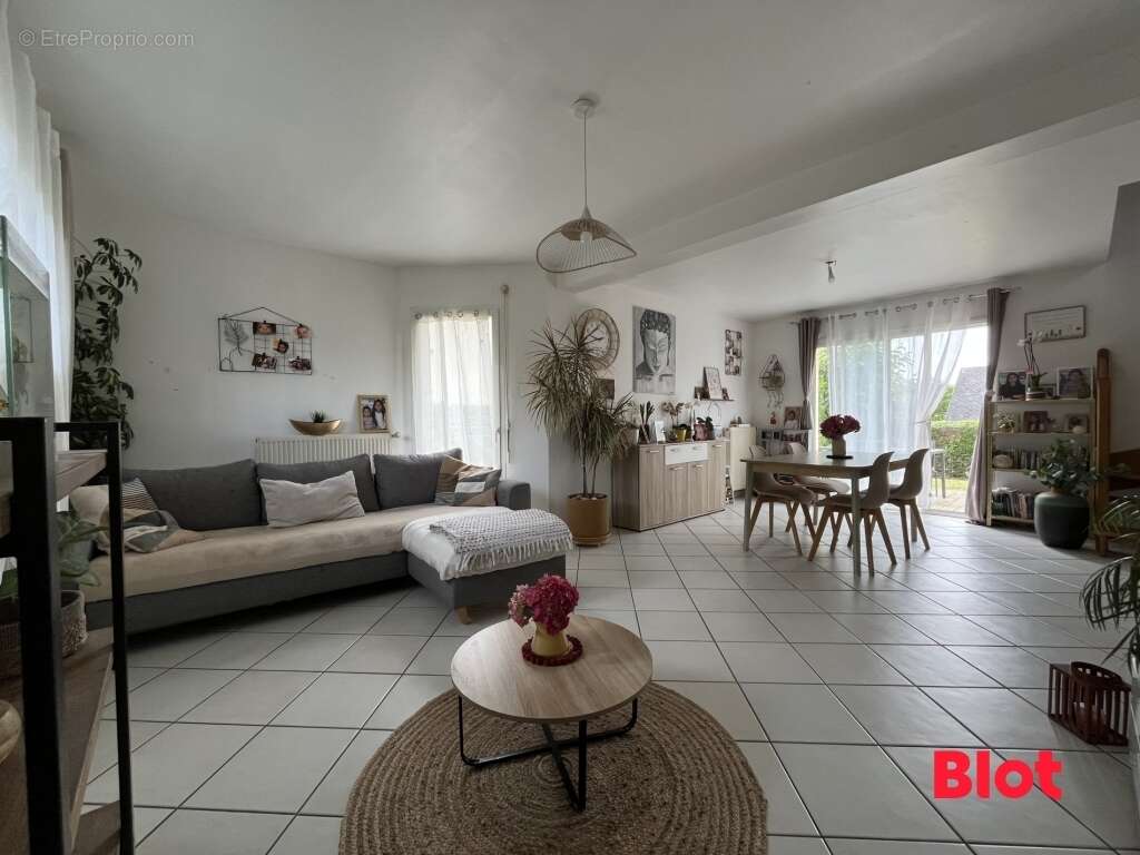 Maison 93 m² à Bain-De-Bretagne  - photo 2