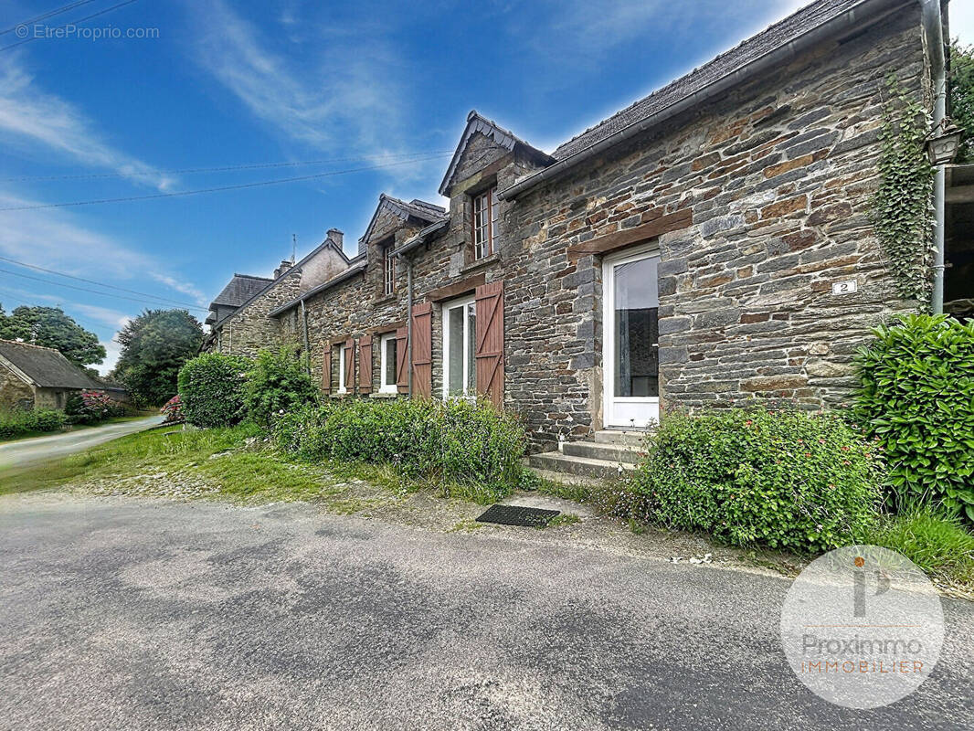 Maison à CARENTOIR