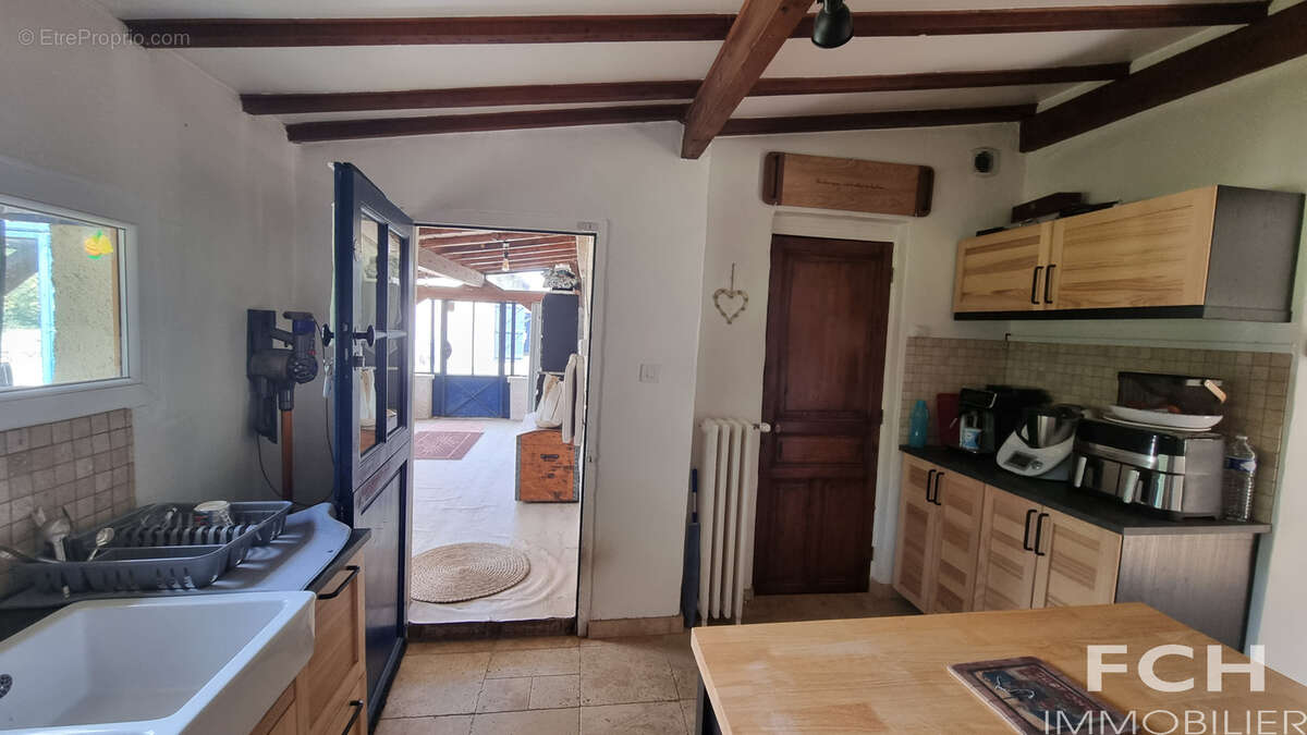 Propriété de charme avec dépendances et piscine - photo 9