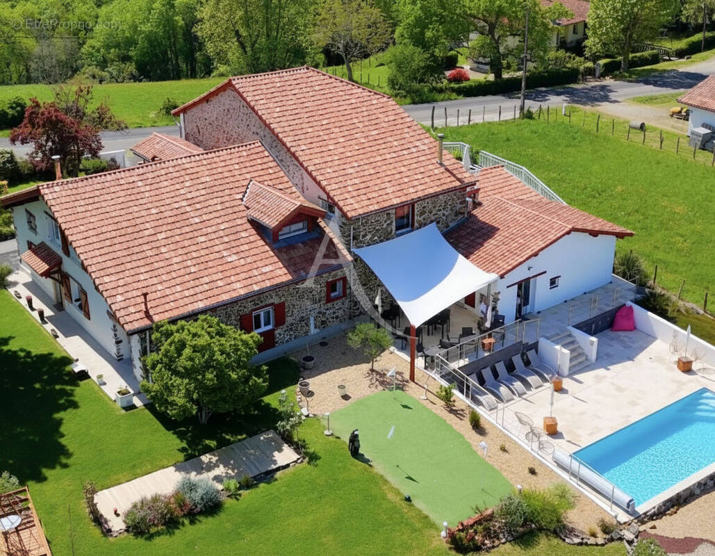 Maison à LA BASTIDE-CLAIRENCE