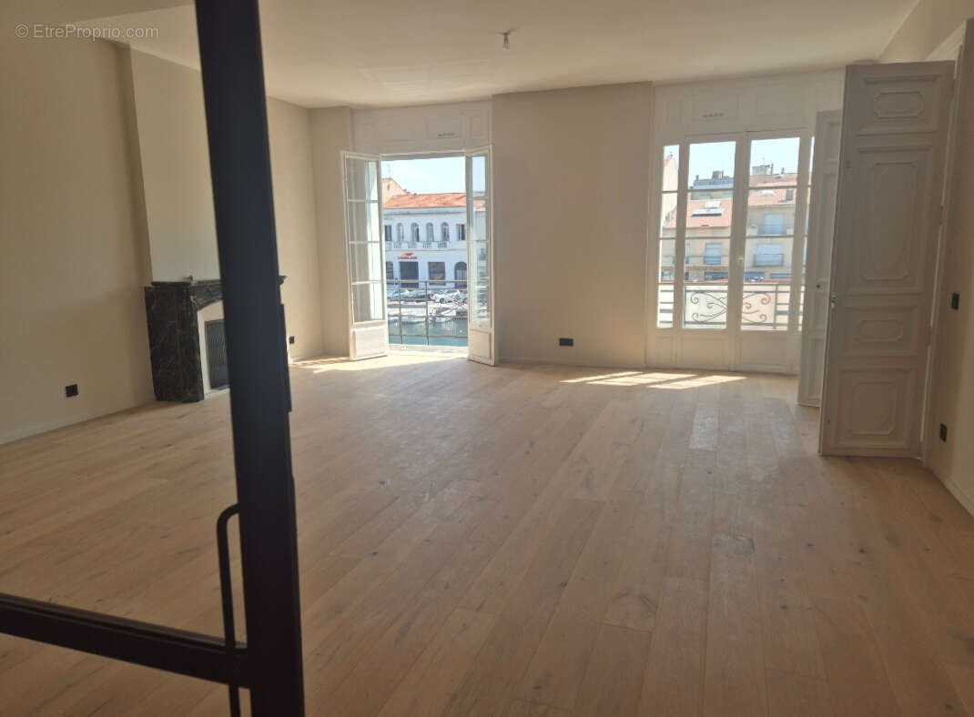 Appartement SETE 3 pièce(s) 139 m2 Centre ville de Sète sur quai avec terrasse - photo 7