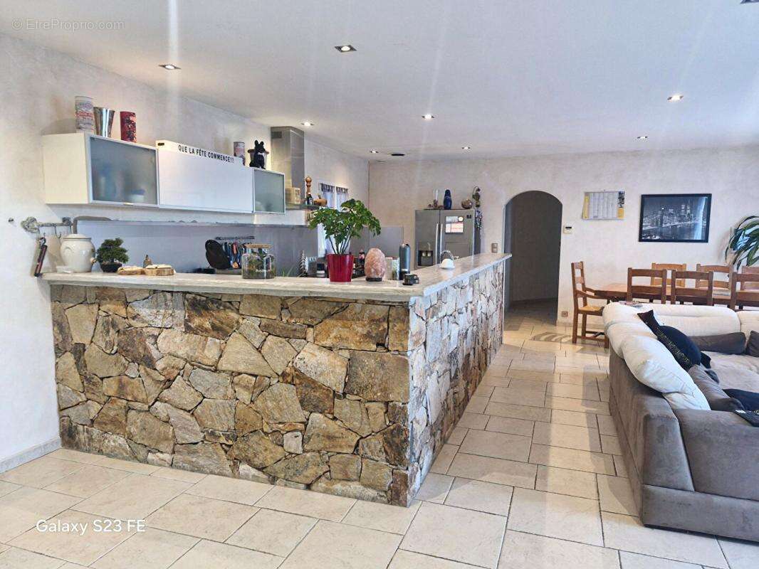 Maison à LE CANNET-DES-MAURES