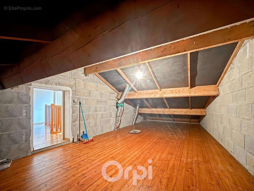 Maison à BESSINES-SUR-GARTEMPE