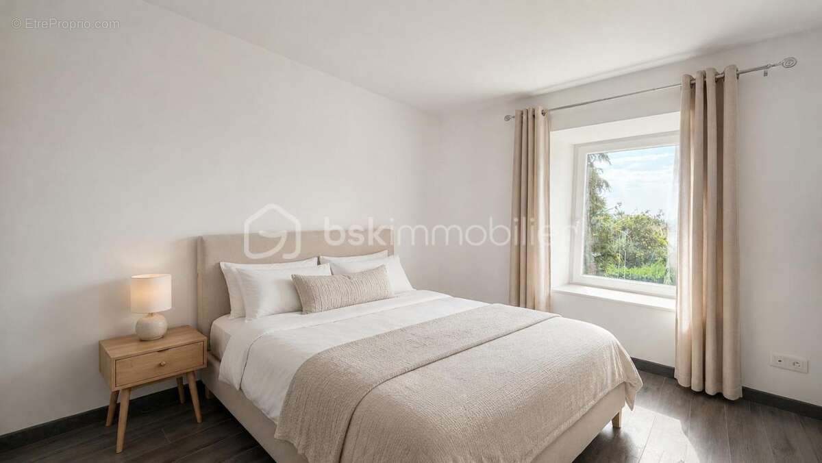 Maison familiale au centre du village avec dépendances ! - photo 9