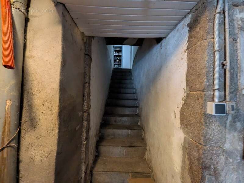 Maison à rénover 170 m² - MORTAGNE SUR SEVRE (85) - photo 3