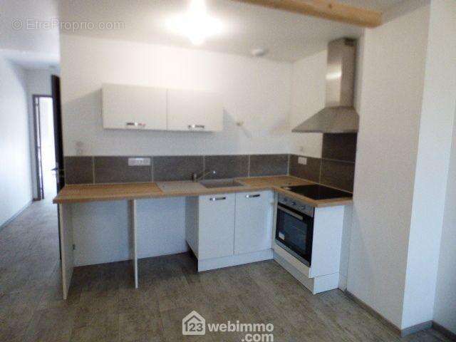 Cuisine logement de 69 m2 - Appartement à SOUILLY