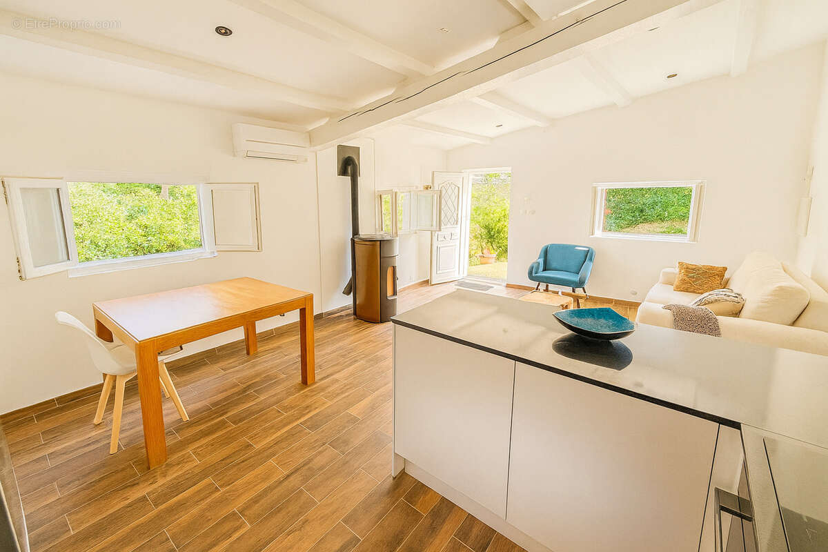 Maison à SOLLIES-TOUCAS