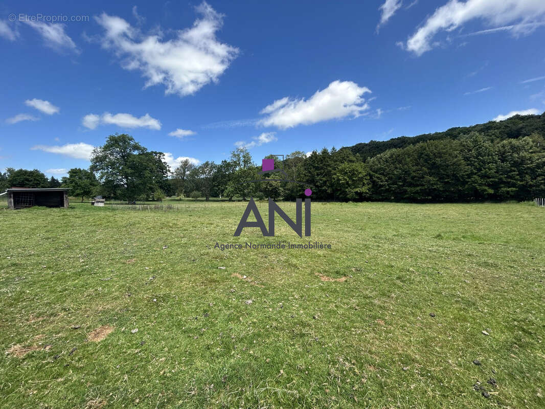 Terrain à VAL-DE-SAANE