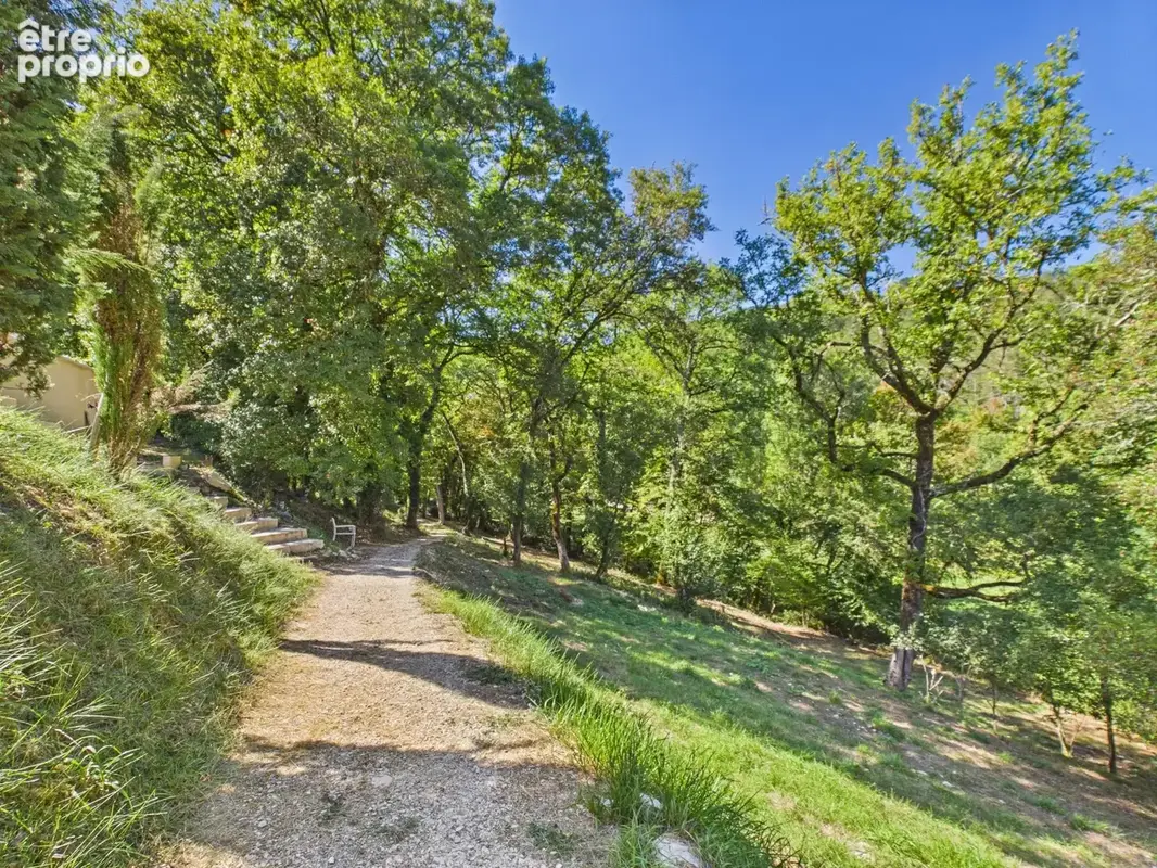 Belle propriété de campagne restaurée avec vues panoramiques et 2,4 hectares - photo 20
