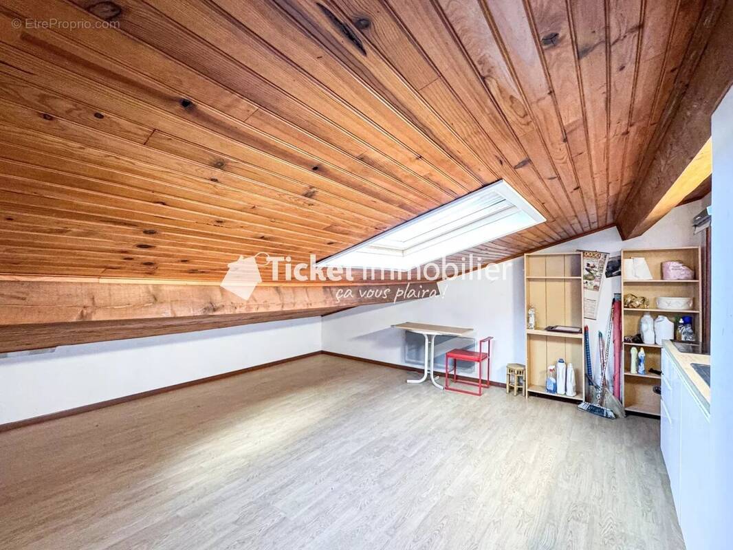 Appartement à BRUGUIERES