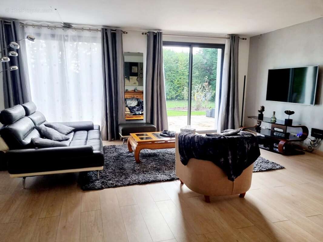 Maison à FEUCHEROLLES