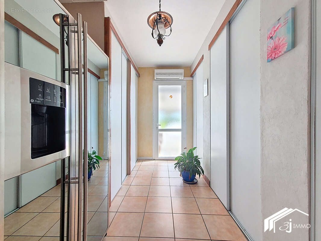 Maison à MONTAIGUT-SUR-SAVE