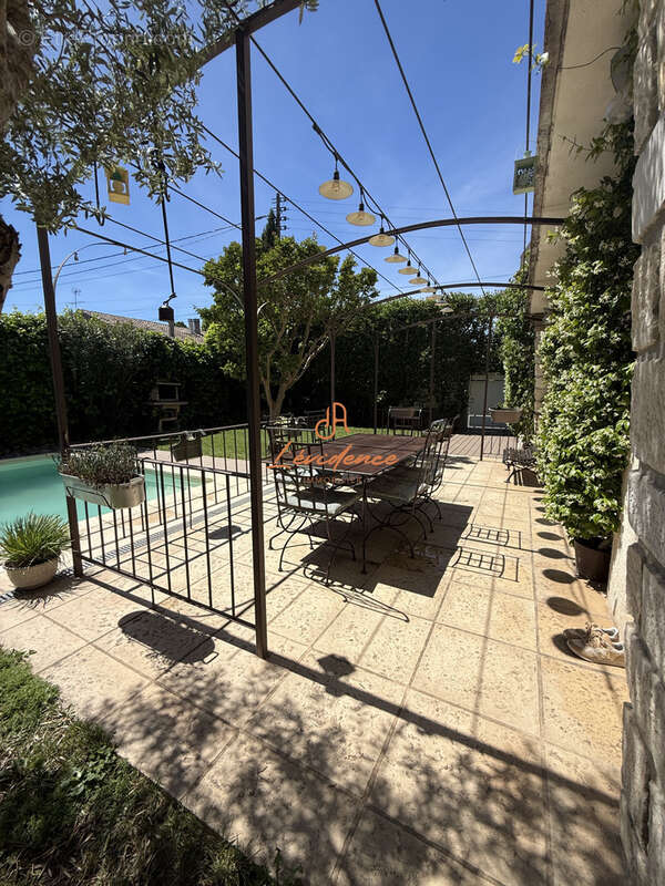 Maison à MONTELIMAR