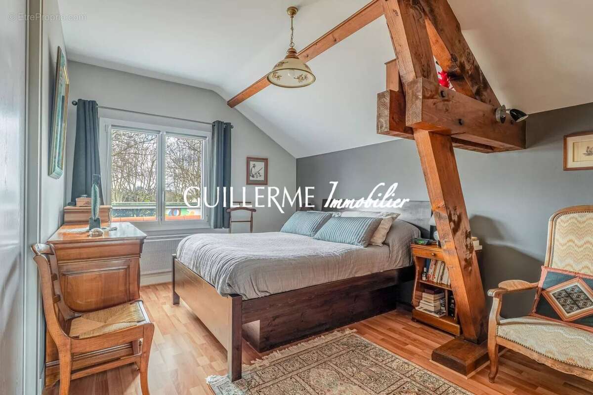 Maison à LA TOUR-DE-SALVAGNY