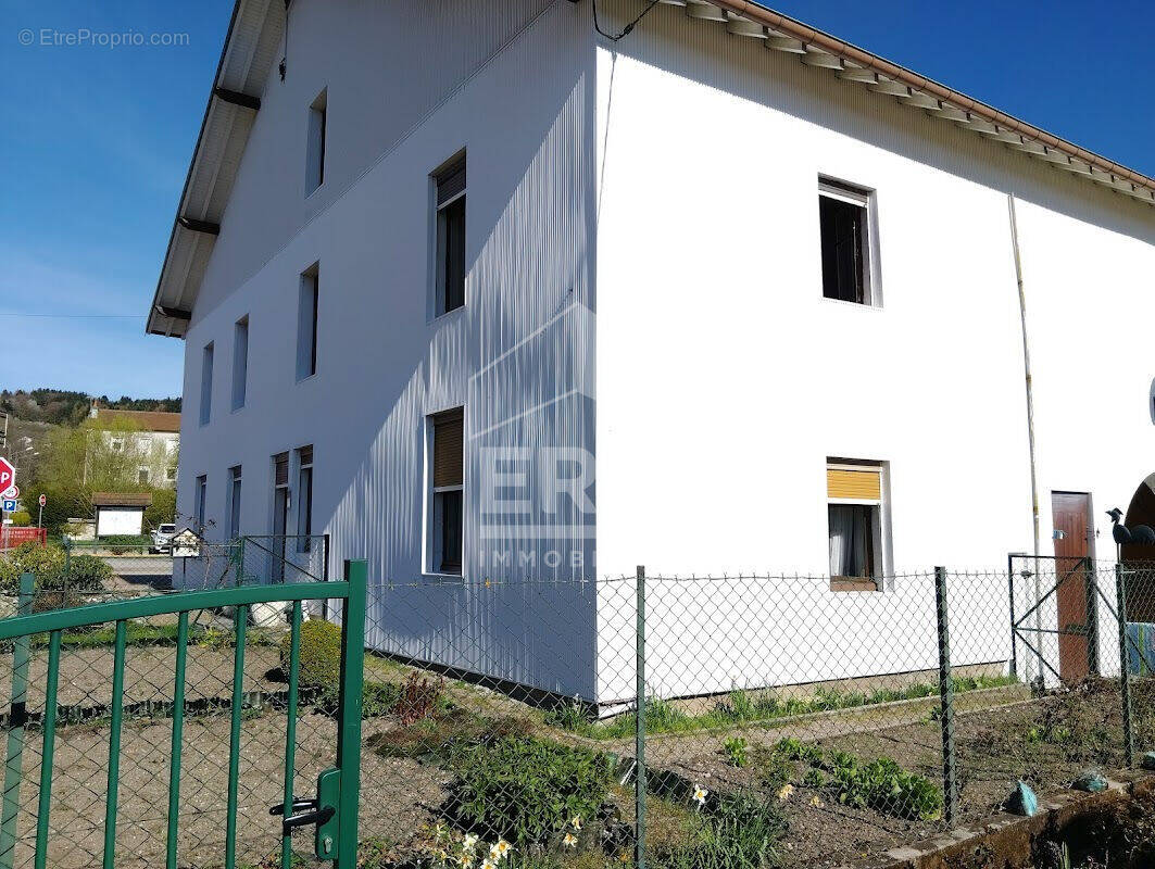 Maison à GRANGES-SUR-VOLOGNE