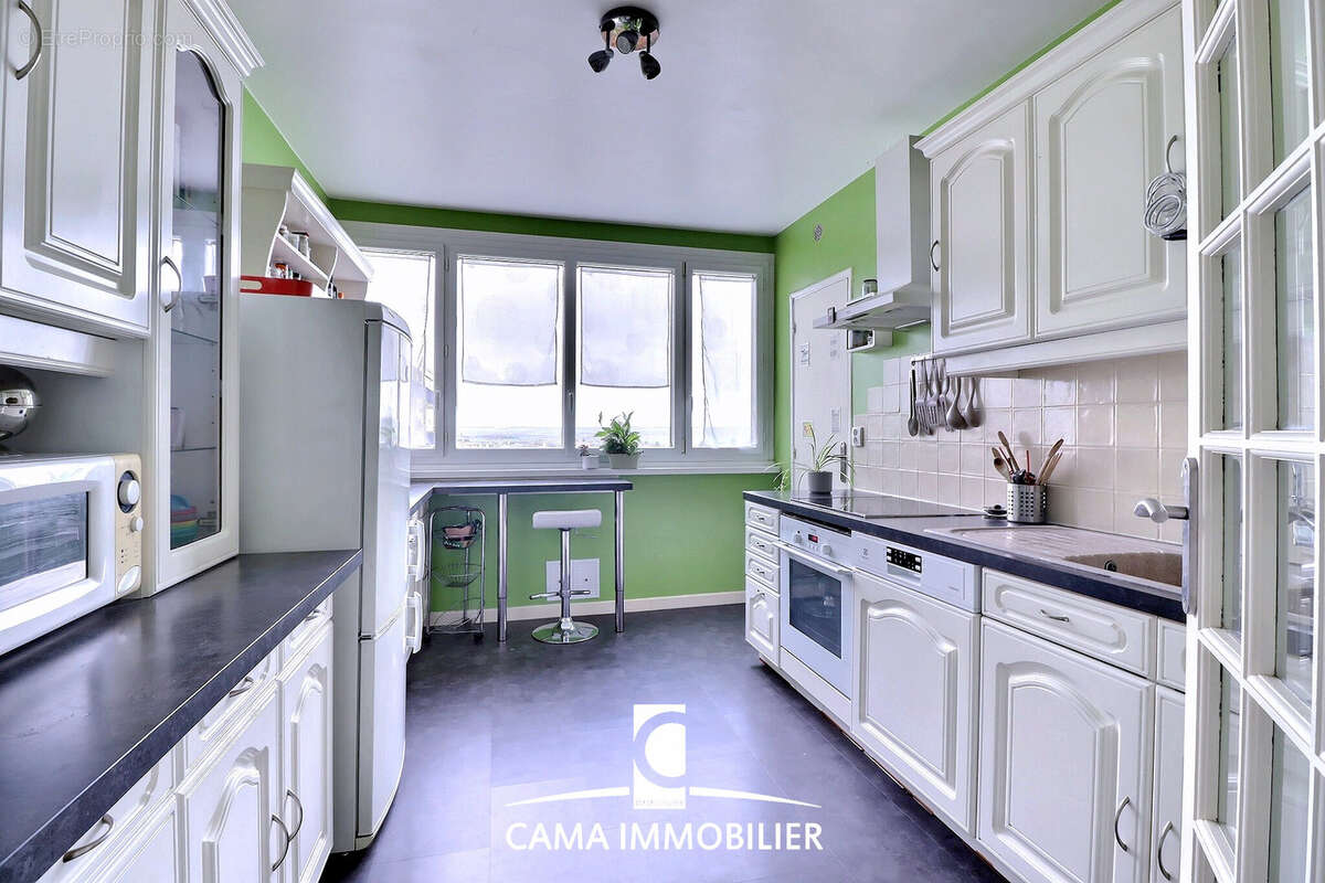 Appartement à FONTENAY-LE-FLEURY